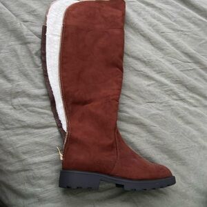 Brand new never worn boots